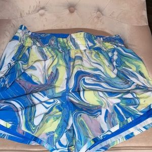 AVIA - Athletic Shorts Size M